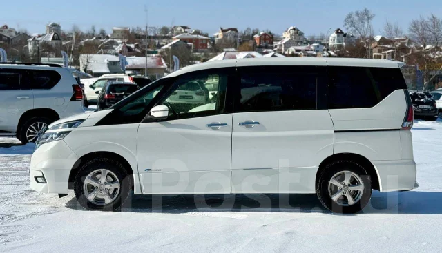Nissan Serena. �������, ��������, 2.0 (150��.�.), ������, 156 000����. �� ����