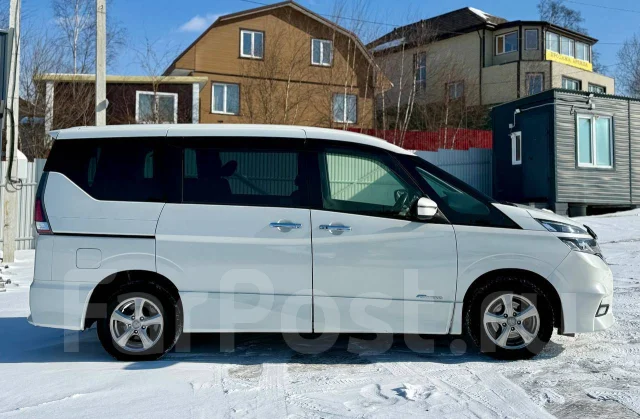 Nissan Serena. �������, ��������, 2.0 (150��.�.), ������, 156 000����. �� ����