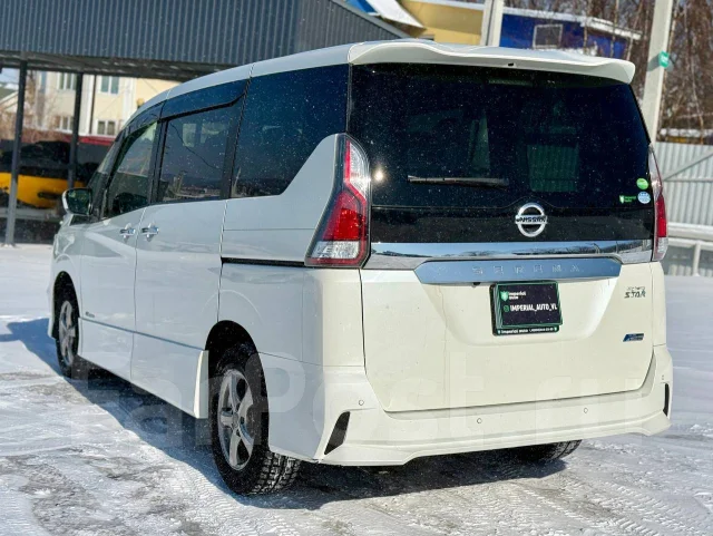 Nissan Serena. �������, ��������, 2.0 (150��.�.), ������, 156 000����. �� ����