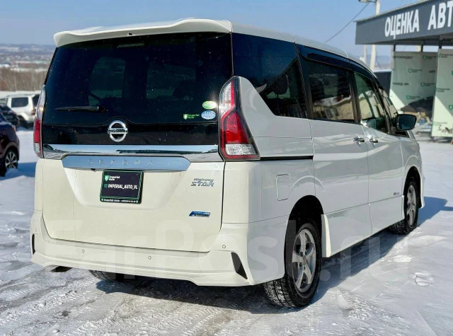 Nissan Serena. �������, ��������, 2.0 (150��.�.), ������, 156 000����. �� ����