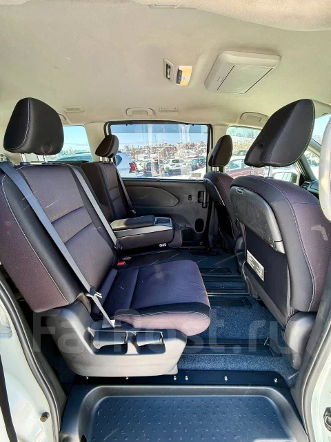 Nissan Serena. �������, ��������, 2.0 (150��.�.), ������, 156 000����. �� ����