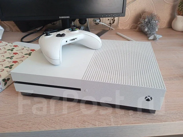 Microsoft Xbox One S ����