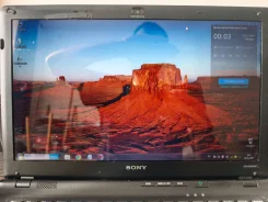 Sony VAIO. 14", 2,2����, ��� 4 ��, ���� 320���, WiFi: 1, Bluetooth: 1, ����������� �� 4��. ����