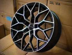 Vossen HF-2. 8.0x19", 5x108, ET35, �� 73,1���. ����