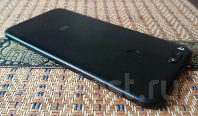 Xiaomi Mi A1. �/�, 64 ��, ������, 3G, 4G LTE, Dual-SIM ����