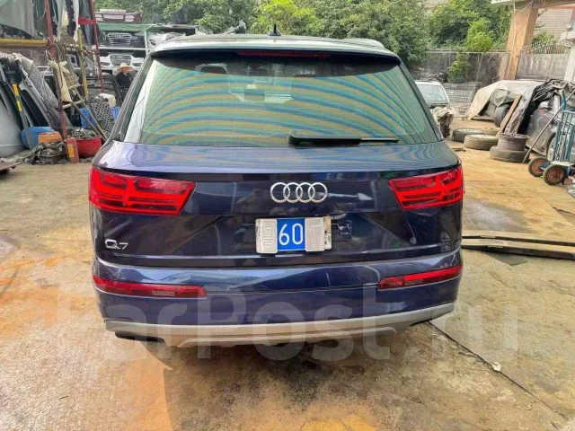 Audi Q7. 4M ����