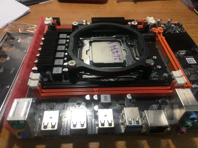 LGA2011 ����