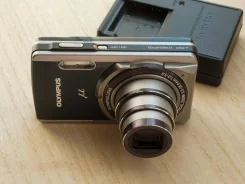 Olympus Stylus 7020. 10 - 14.9 ��, ���: 7� ����