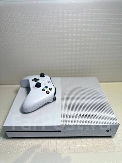 Microsoft Xbox One S ����