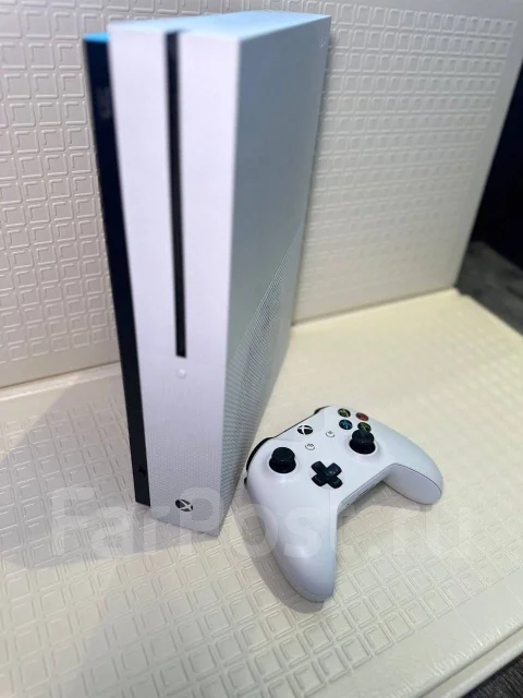 Microsoft Xbox One S ����
