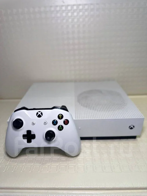 Microsoft Xbox One S ����