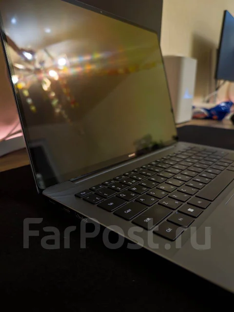 Huawei MateBook 14 FLMH-X. 14", 3,6����, ��� 16 ��, ���� 512���, WiFi: 1, Bluetooth: 1, ����������� �� 10��. ����