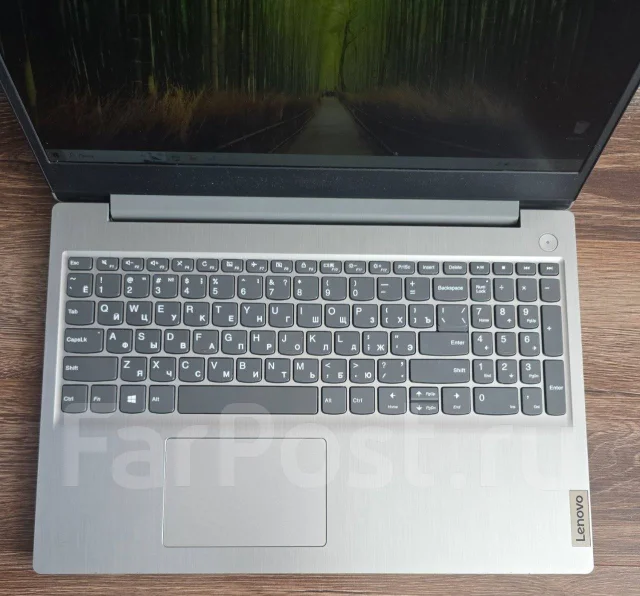 Lenovo. 15.6", 2,7����, ��� 8 ��, ���� 512���, WiFi: 1, ����������� �� 3��. ����