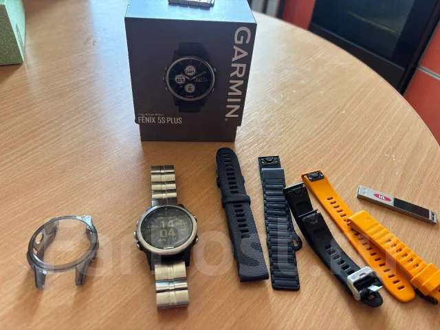 Garmin Fenix 5S Plus. GPS, NFC, IP68 ����