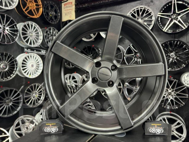 Vossen CV3-R. 8.0x18", 4x98, 4x100, ET45, �� 60,1���. ����