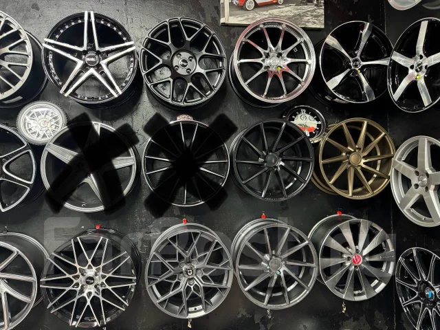 Vossen CV3-R. 8.0x18", 4x98, 4x100, ET45, �� 60,1���. ����