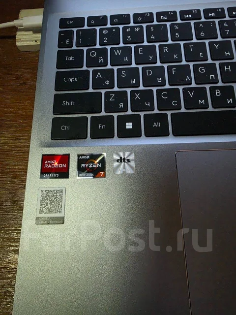 Tecno MegaBook K16S. 16", 2,3����, ��� 16 ��, ���� 1 000���, ����������� �� 8��. ����