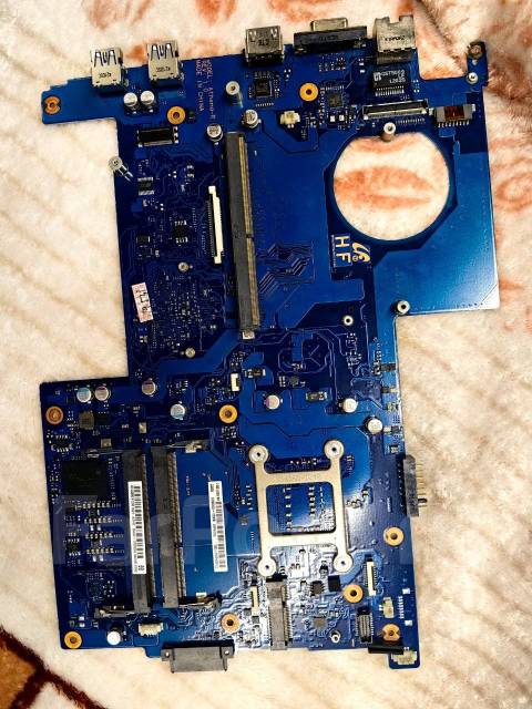 Samsung 700G7C. ��� 16 ��, WiFi: 1, Bluetooth: 1 ����