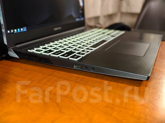 Maibenben X677. 16", 4,7����, ��� 16 ��, ���� 512���, WiFi: 1, Bluetooth: 1, ����������� �� 3��. ����