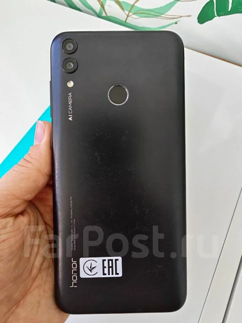 Honor 8C. �/�, 32 ��, ������, 3G, 4G LTE, Dual-SIM ����