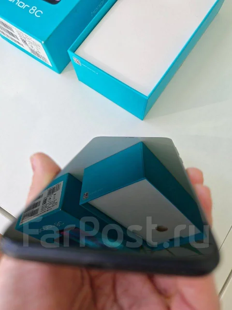 Honor 8C. �/�, 32 ��, ������, 3G, 4G LTE, Dual-SIM ����