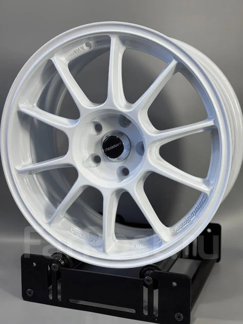 Weds Sport TC105X. 8.0x17", 5x114.3, ET35, �� 73,1���. ����