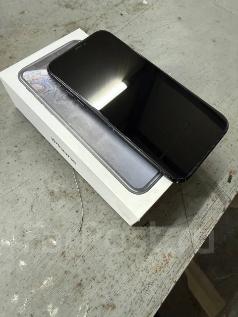 Apple iPhone Xr. �/�, 64 ��, ������, 3G, 4G LTE, NFC ����