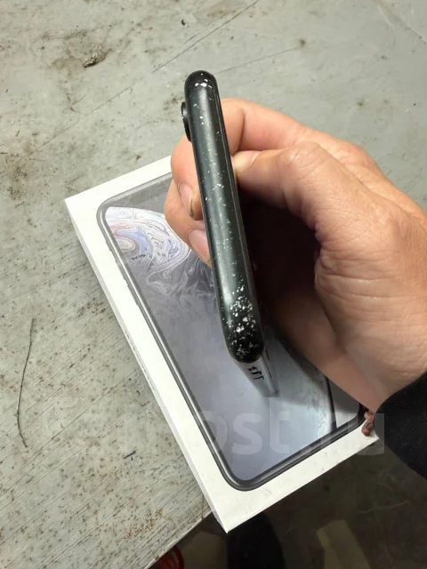 Apple iPhone Xr. �/�, 64 ��, ������, 3G, 4G LTE, NFC ����