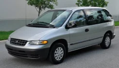 Plymouth Voyager. 2P4FP25B5YR553803 ����