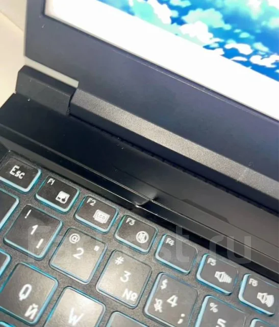 Thunderobot. 15.6", 2,4����, ��� 16 ��, ���� 512���, WiFi: 1, Bluetooth: 1, ����������� �� 4��. ����