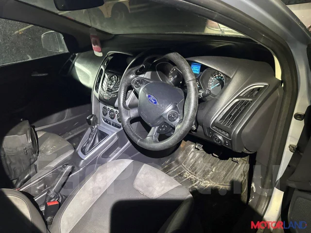 ������� Ford Focus 3 2011-2015 21155637 2197568 ����