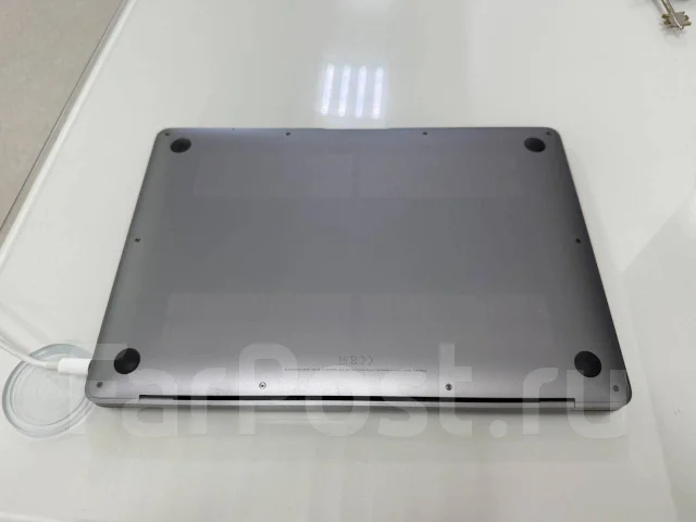 Apple MacBook Air 13 2018. ��� 8 ��, ���� 256���, Bluetooth: 1 ����