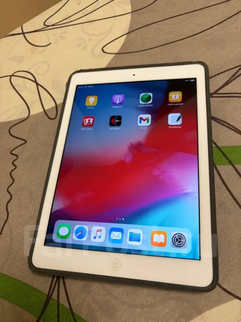 Apple iPad. 9.7 ������, ������ 32 �� ����