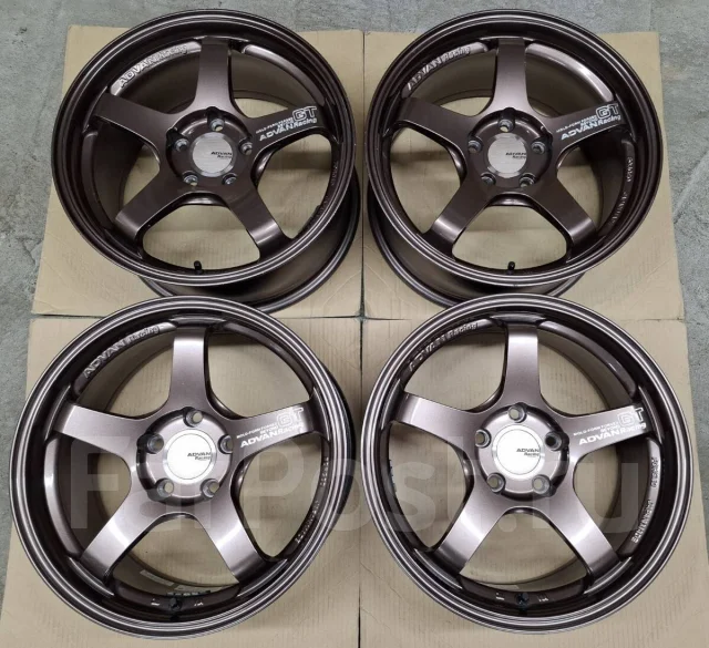 Advan Racing GT. 8.0x17", 5x114.3, ET45, �� 73���. ��� ����� �� ������������ ����