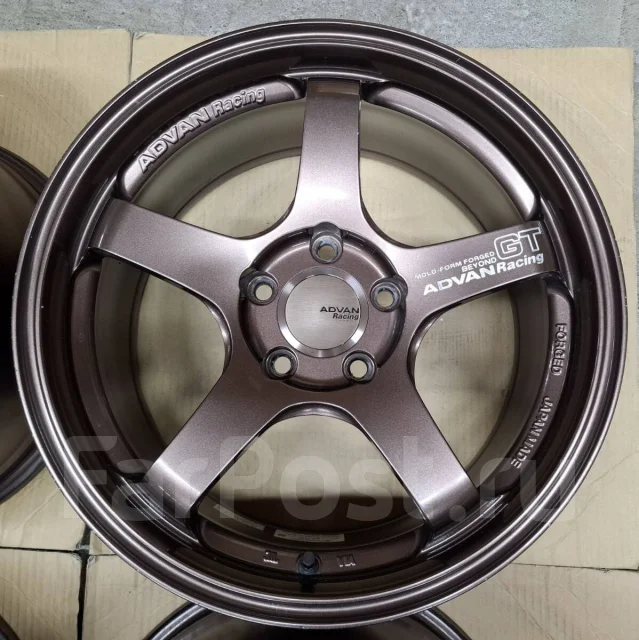 Advan Racing GT. 8.0x17", 5x114.3, ET45, �� 73���. ��� ����� �� ������������ ����