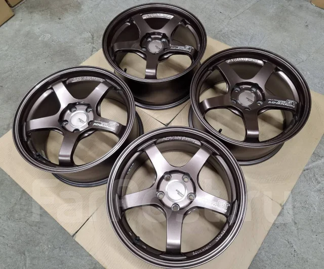 Advan Racing GT. 8.0x17", 5x114.3, ET45, �� 73���. ��� ����� �� ������������ ����