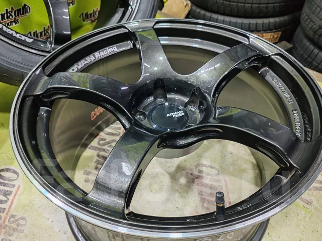 Advan Racing TC-4. 9.0/10.0x18", 5x112, ET25/32, �� 66,6���. ����