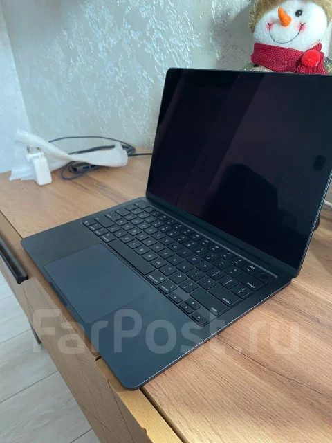 Apple MacBook Air 13 2025. 13", 4,4����, ��� 16 ��, ���� 256���, WiFi: 1, Bluetooth: 1, ����������� �� 12��. ����