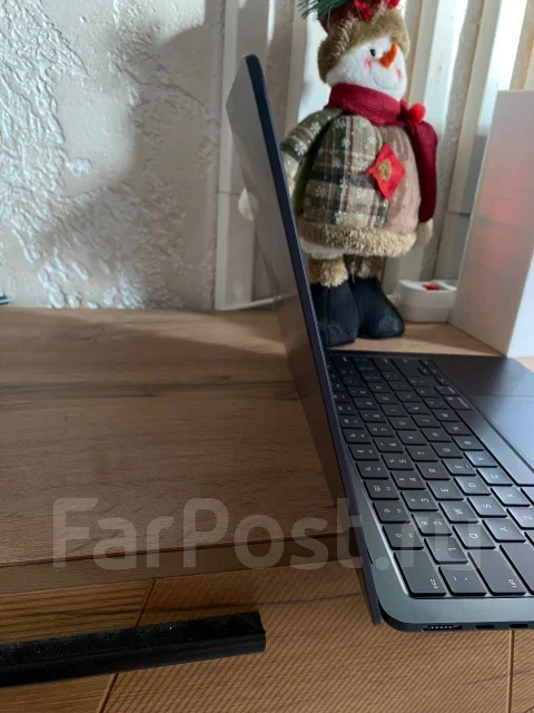 Apple MacBook Air 13 2025. 13", 4,4����, ��� 16 ��, ���� 256���, WiFi: 1, Bluetooth: 1, ����������� �� 12��. ����