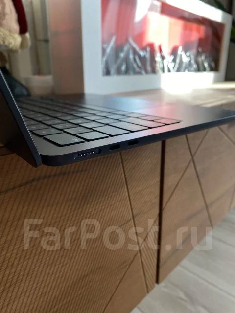 Apple MacBook Air 13 2025. 13", 4,4����, ��� 16 ��, ���� 256���, WiFi: 1, Bluetooth: 1, ����������� �� 12��. ����