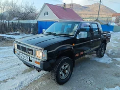 Nissan Datsun. ��������, 4wd, 2.7, ������, 256����. �� ����