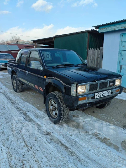 Nissan Datsun. ��������, 4wd, 2.7, ������, 256����. �� ����