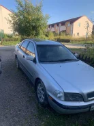 Volvo S40 ����