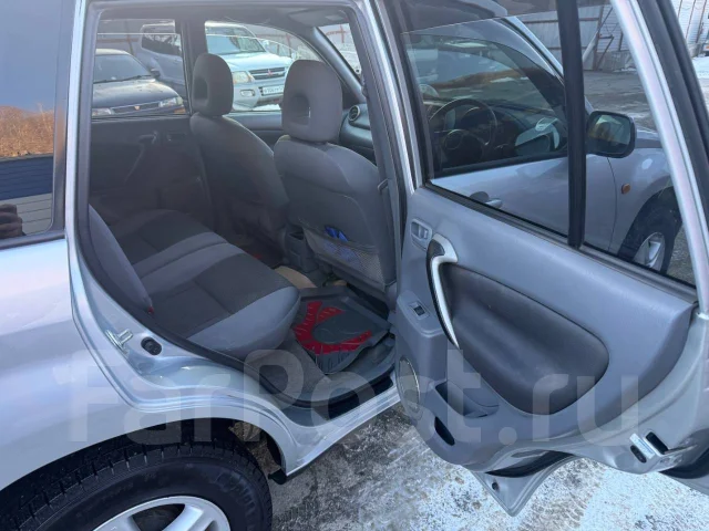 Toyota RAV4. �������, ��������, 1.8 (125��.�.), ������, 134����. �� ����