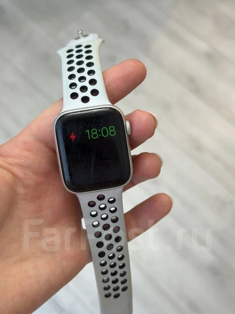 Apple Watch Series 6 Nike ����