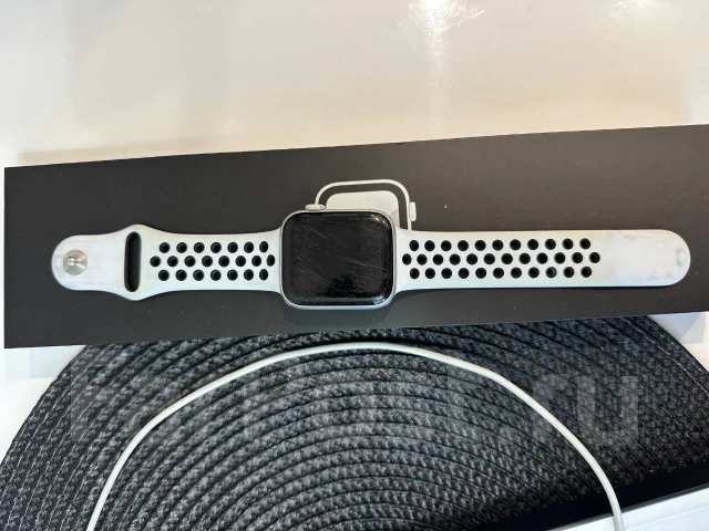 Apple Watch Series 6 Nike ����