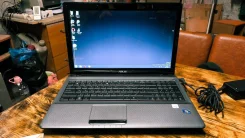 Asus. 15.6", 2,5����, ��� 3072 ��, ���� 180���, WiFi: 1, Bluetooth: 1, ����������� �� 1��. ����