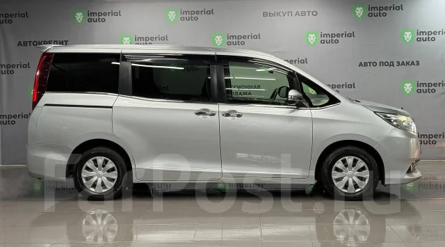 Toyota Noah. �������, ��������, 2.0 (152��.�.), ������, 178 000����. �� ����