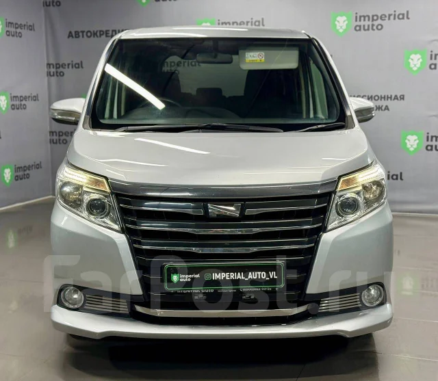 Toyota Noah. �������, ��������, 2.0 (152��.�.), ������, 178 000����. �� ����