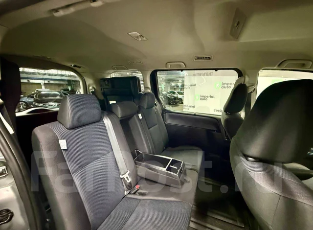 Toyota Noah. �������, ��������, 2.0 (152��.�.), ������, 178 000����. �� ����
